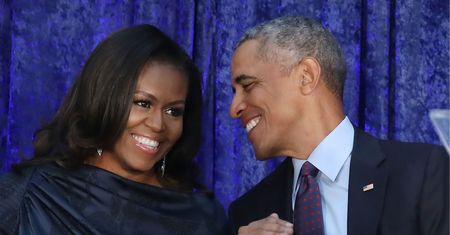 Trump im nie pozwalał, ale nareszcie mogli to zrobić. Barack i Michelle Obamowie w Białym Domu