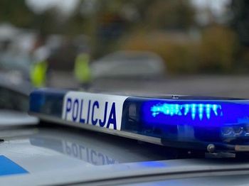Nocna kradzież w gospodarstwie. 300 litrów oleju zniknęło z ciągników