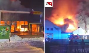 Potężny pożar Biedronki. 16 zastępów straży w akcji