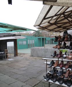 Polacy nie chcą bazarów. Wybierają dyskonty