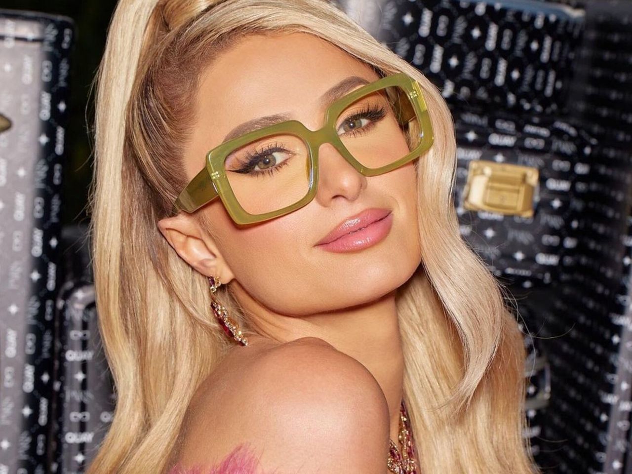 Paris Hilton experiments with a different style
Instagram/parishilton