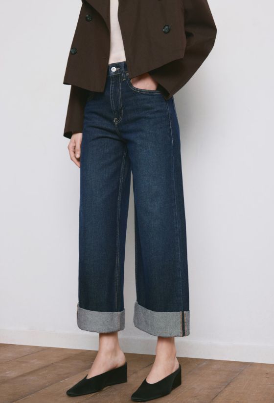 Spodnie z podwiniętą nogawką z oferty Mango