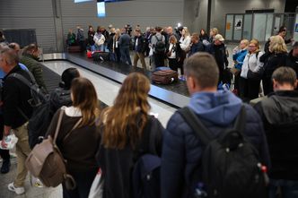 Turyści utknęli. Nie mogą wrócić do pracy. Ekspert mówi, co z wynagrodzeniem