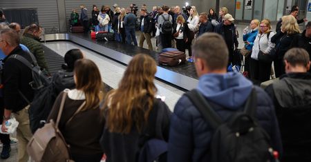 Turyści utknęli. Nie mogą wrócić do pracy. Ekspert mówi, co z wynagrodzeniem