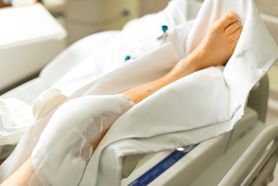 Endoproteza kolana – cena, rodzaje, wskazania i zabieg