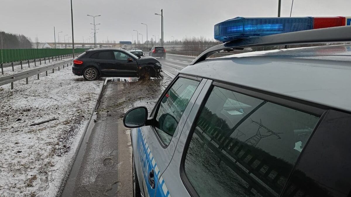 Porsche uderzyło w bariery na S17