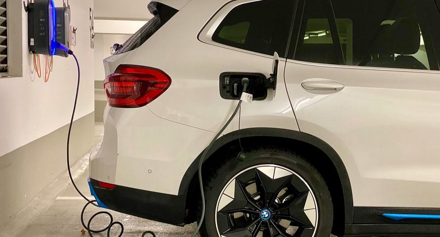 Polacy rzucili się na dopłaty do aut elektrycznych. Budżet na wyczerpaniu