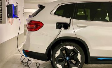 Polacy rzucili się na dopłaty do aut elektrycznych. Budżet na wyczerpaniu