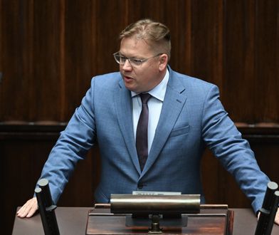 Wolny mandat posła w starciu z niewolą przejrzystości [OPINIA]