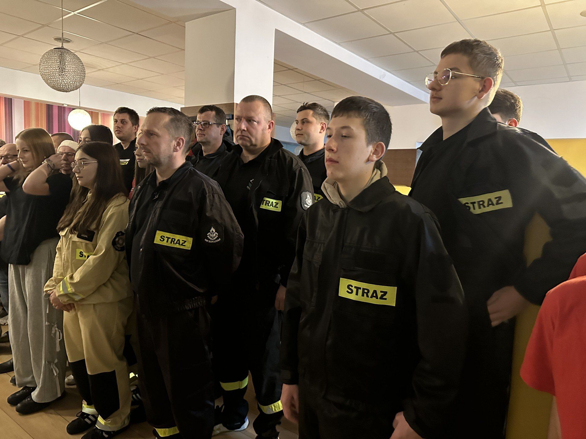 Mikołajkowy Turniej Strażacki w kręgle zorganizowany został 6 grudnia na kręgielni Black w Wieluniu