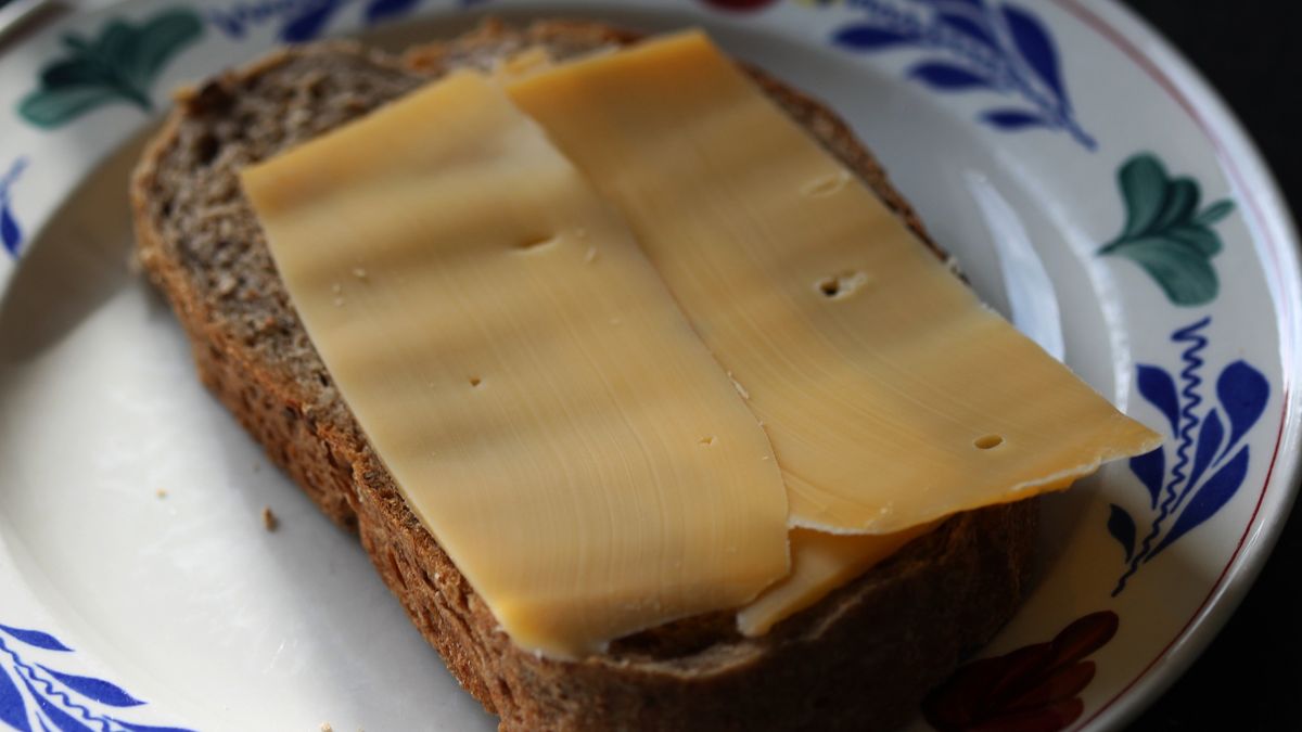 Slice of bread with cheese
close up of Slice of bread with cheese
michael meijer
fresh, nutrition, diet, healthy, closeup, white, delicious, toast, tasty, isolated, background, green, sliced, cut, nobody, crust, dairy, health, vegetarian, eat, cuisine, wooden, natural