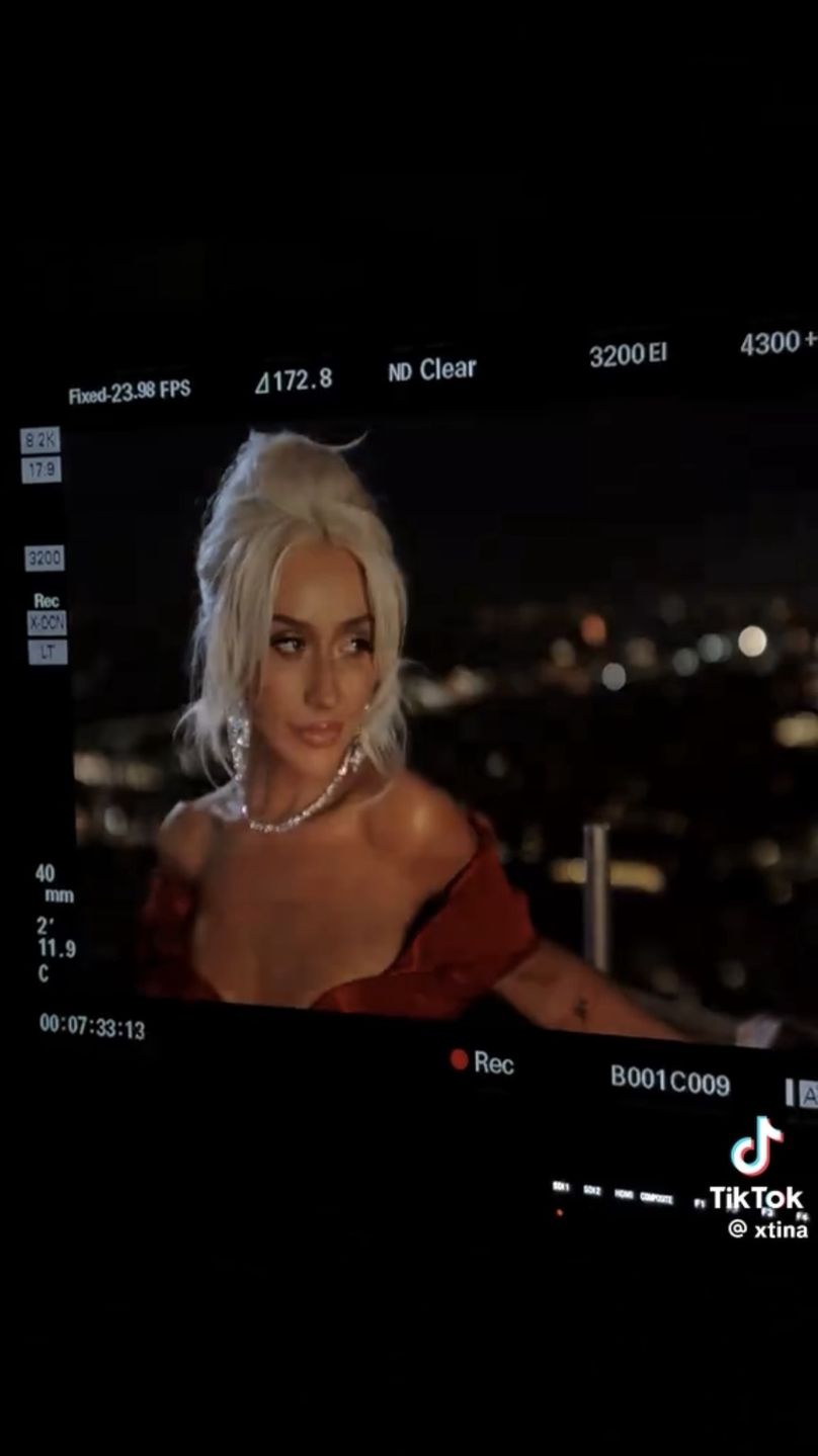 Odmieniona Christina Aguilera w Paryżu