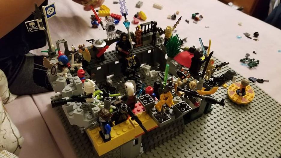 Rodzice Marcelka z Krakowa apelują o zwrot klocków Lego