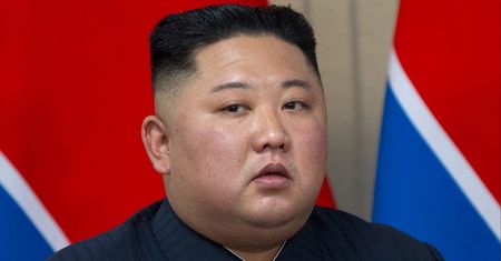 Kim Dzong Un jednak żyje? Pokazał się na otwarciu fabryki nawozów. "Kiedy się pojawił, wszyscy krzyknęli "hura"" (FOTO)