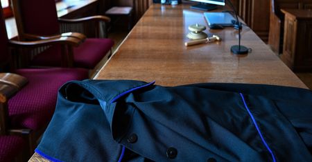 Nastolatek zabił kochankę. Zadał 26 ciosów. Sąd obniżył wyrok