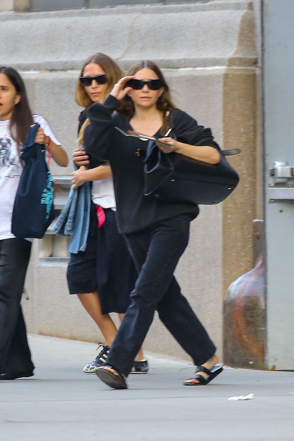 Ashley i Mary-Kate Olsen "przyłapane" w Nowym Jorku
