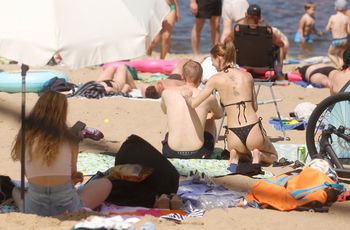 Plaża na Pogorii III najbardziej zatłoczoną plażą w woj. śląskim? W weekend otwarcia... jak Władysławowo w szczycie sezonu! Zobacz zdjęcia