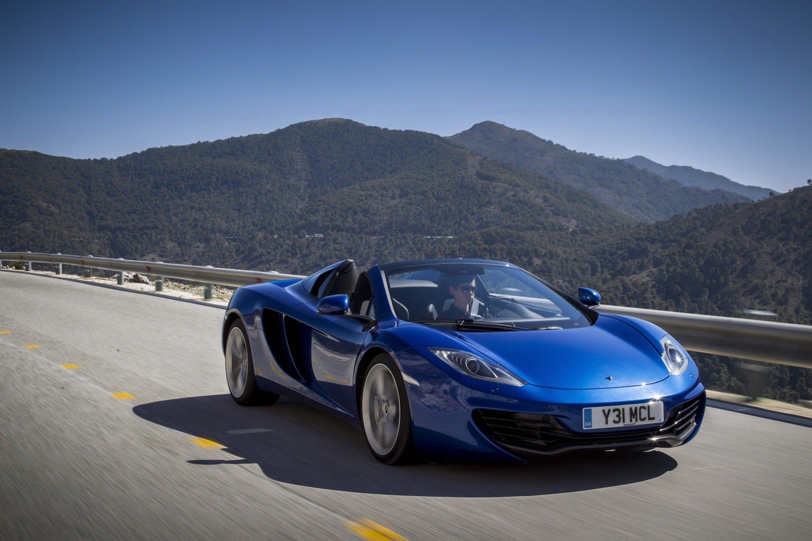 McLaren MP4-12C Spider - obszerna galeria prosto od producenta 3