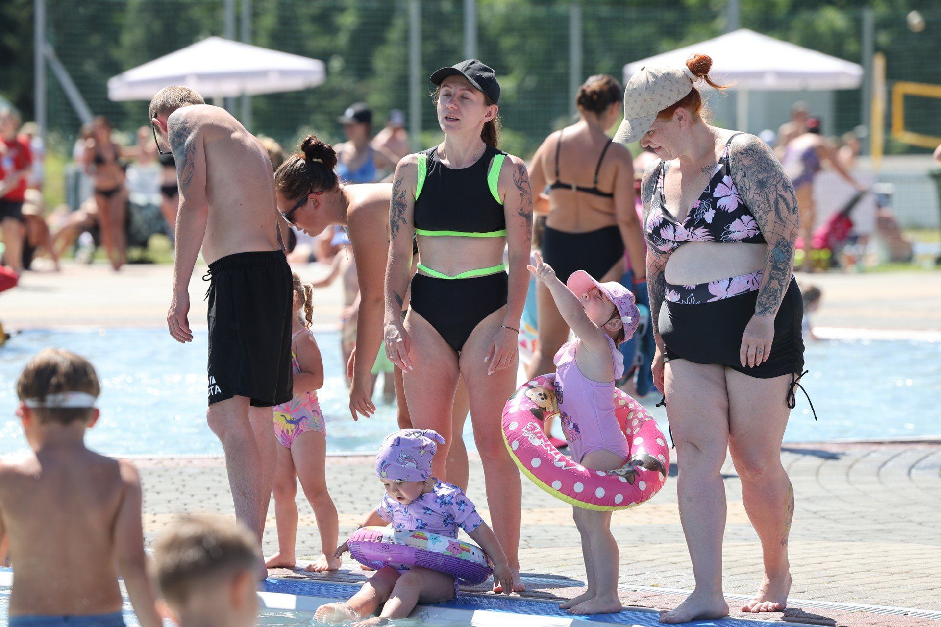 Tłumy na kąpielisku Bugla w Katowicach. Plażowicze szukali ochłody w wodzie