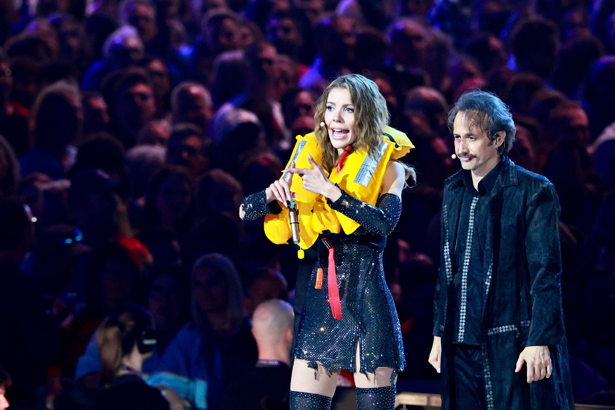 Austrian presenters Victoria Swarovski (L) and Michael Ostrowski during the last dress rehearsal for the second semi-final of the 70th Eurovision Song Contest (ESC) in Vienna, Austria, 14 May 2026. The grand final of the ESC 2026 is scheduled for 16 May. EPA/HANNIBAL HANSCHKE Dostawca: PAP/EPA.