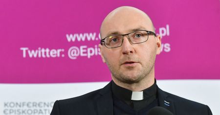 Pedofilia w Kościele. Ks. Studnicki: Wraca do nas przeszłość