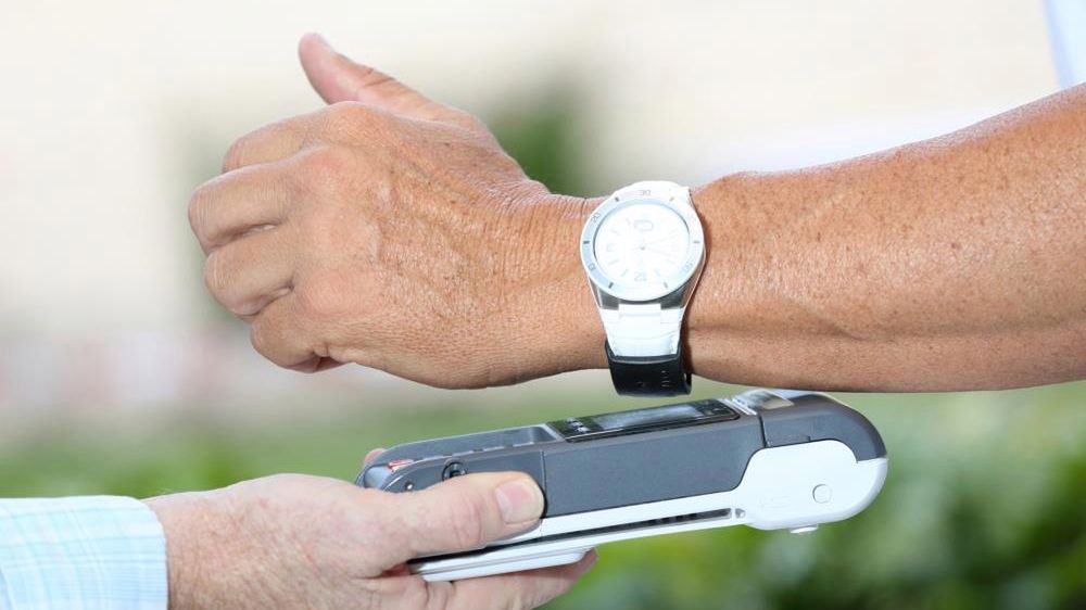 Inamo Curl: płatności mobilne także klasycznym zegarkiem 1