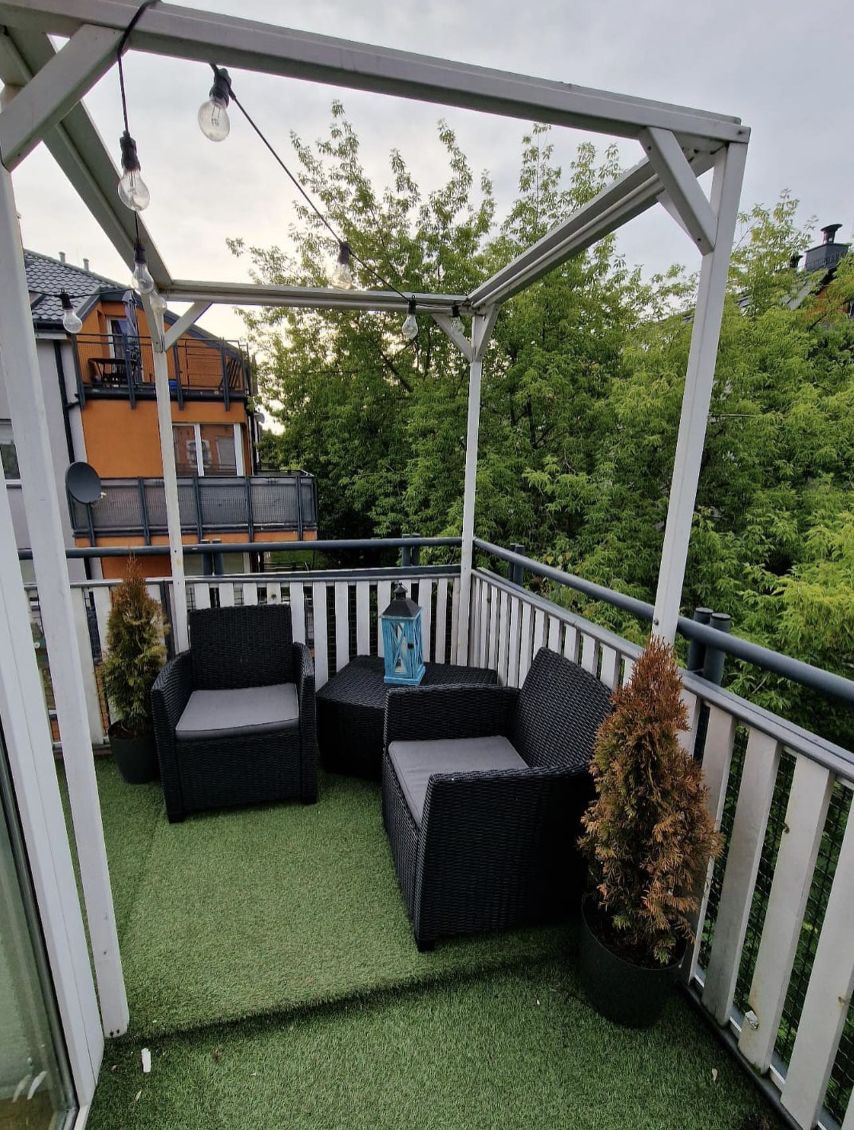 Miejsce do wypoczynku na balkonie Darka Stolarza