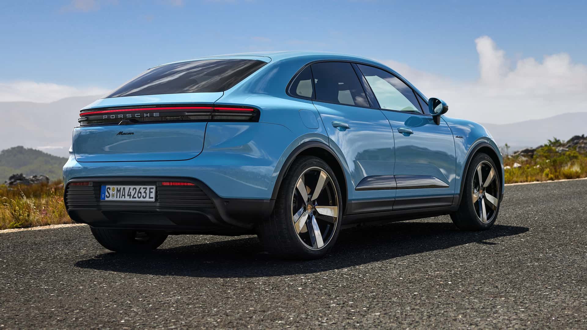 Porsche Macan RWD
