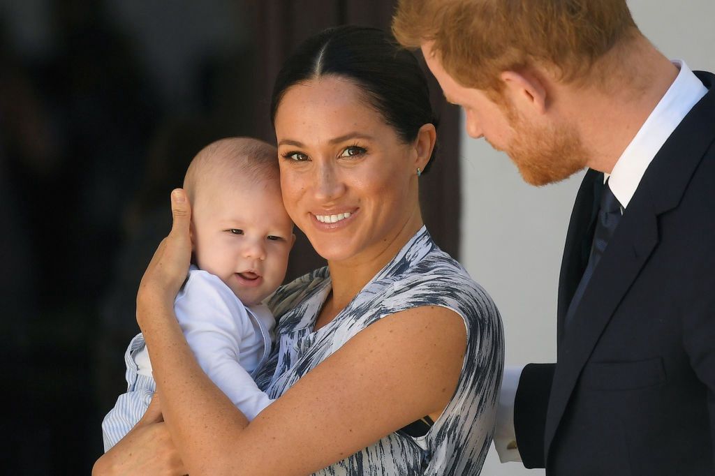 Córka Meghan i Harry'ego może zostać królową? Brytyjczycy się pogubili