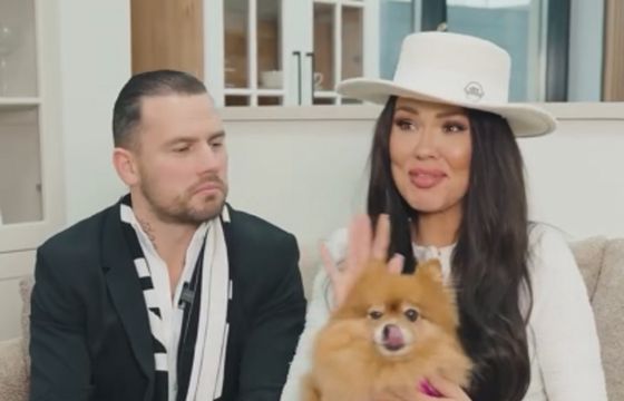 Sylwia Bomba i Greg Collins reklamują meble Bodzio