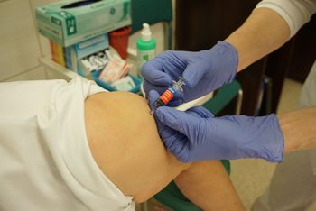 Łódź: Bezpłatne szczepienia przeciwko pneumokokom dla dorosłych