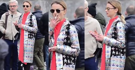 Wystrojona Maffashion pali papierosa w Paryżu