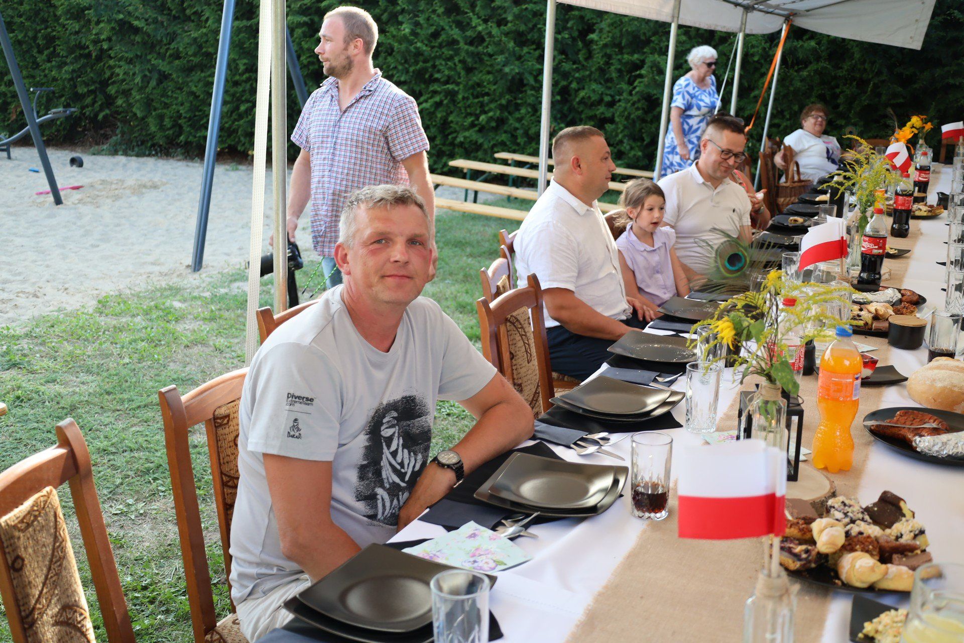 Zabawa dożynkowa odbyła się przy sali wiejskiej w Salni