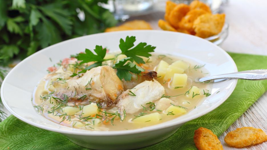 Zupa rybna z makreli. Przepis Jakuba Kuronia