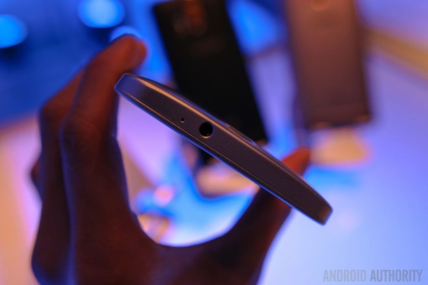 ZTE Axon oficjalnie zaprezentowany. Jest czego zazdrościć Amerykanom 18