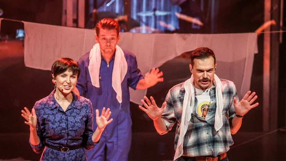 Spektakl w reżyserii Katarzyny Szyngiery przygotowany w kooprodukcji przez Teatr im.  J. Slowackiego w Krakowie i Gdanski Teatr Szekspirowski zachwyca