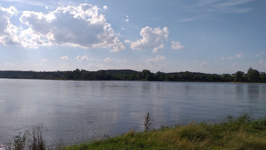 Kazimierz Dolny. Małżeństwo wypadło z kajaka na Wiśle. Nie żyje kobieta