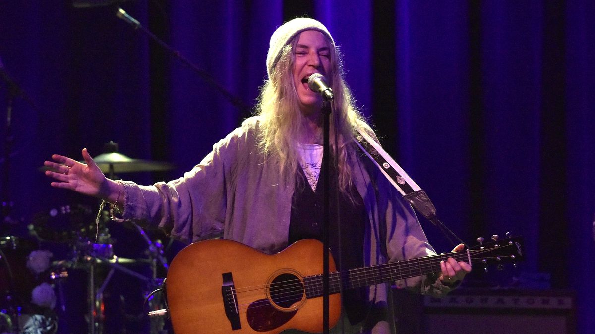 Światowej sławy amerykańska gwiazda Patti Smith żegna  Adama Zagajewskiego. 
