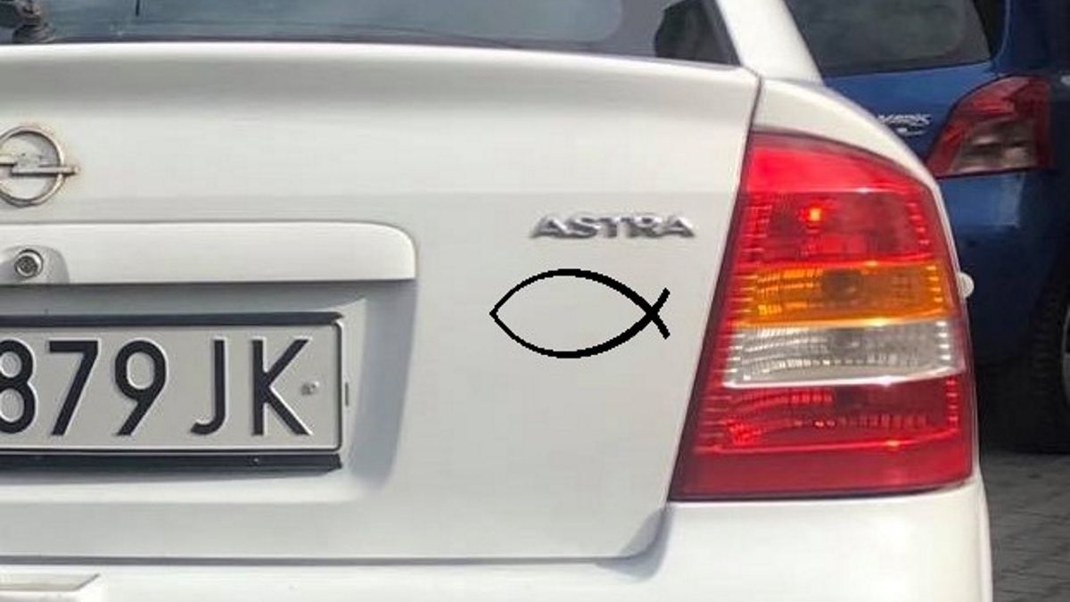 Ryba pojawia się na wielu samochodach
