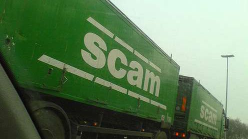 Facebookowe strony House'a i Croppa skasowane. Znikło pół miliona fanów 1