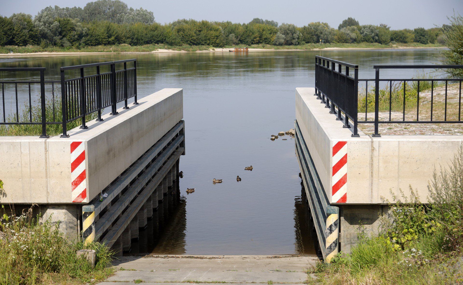 Wyjątkowo niski stan wody w Wiśle pod Grudziądzem