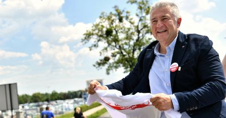 Władysław Frasyniuk o nowym rządzie. "Miesiąc zmarnowany na Kamińskiego i Wąsika"