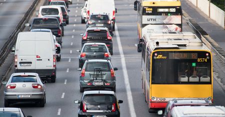 Przybywa leciwych aut w Polsce. Średnia wieku idzie w górę