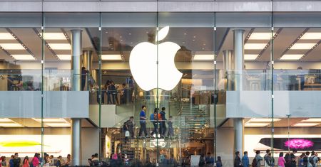 Mnóstwo chętnych na wymianę baterii w iPhone'ach, w Apple brakuje rąk do pracy