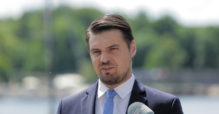 Zaskakujący pomysł PiS ws. hymnu. Poseł Porozumienia komentuje wprost