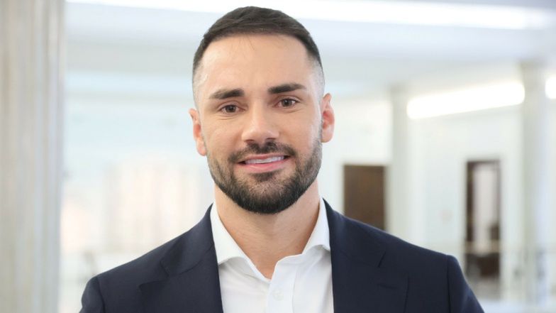 Łukasz Litewka pokazał się bez koszulki