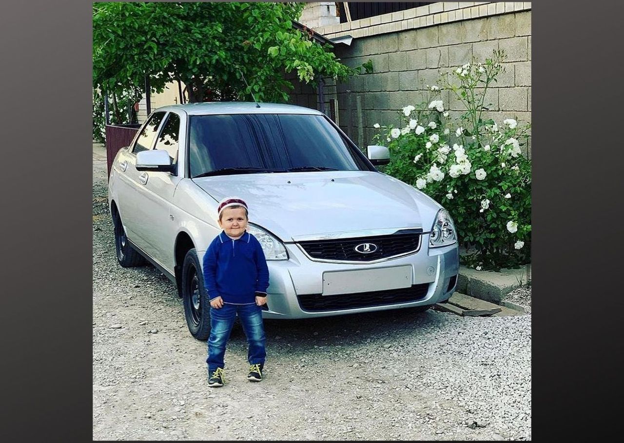 Wygląda, jakby miał 5 lat. W rzeczywistości to 18-latek z rzadką chorobą