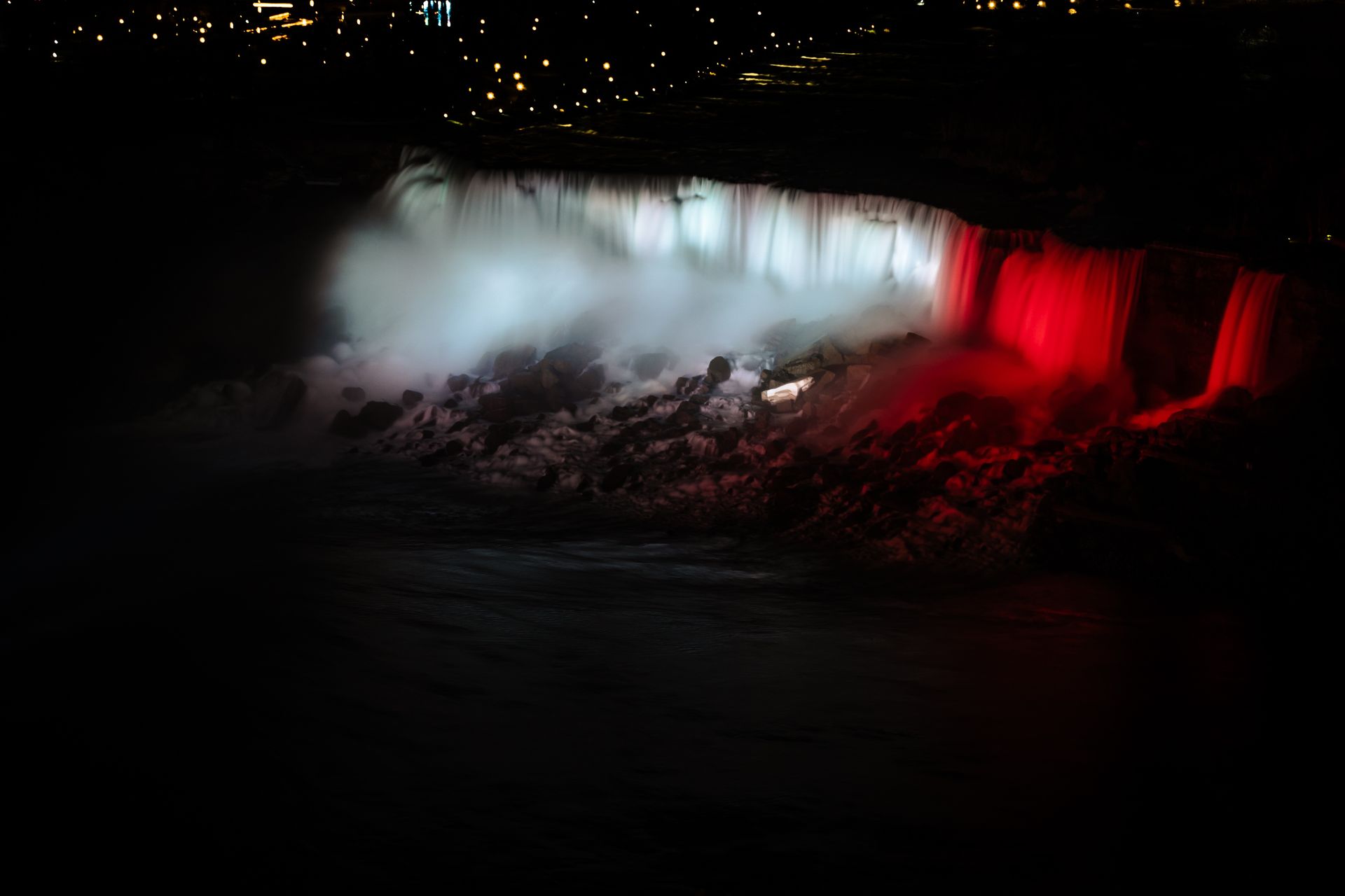 Wodospad Niagara w polskich barwach. To było niesamowite widowisko