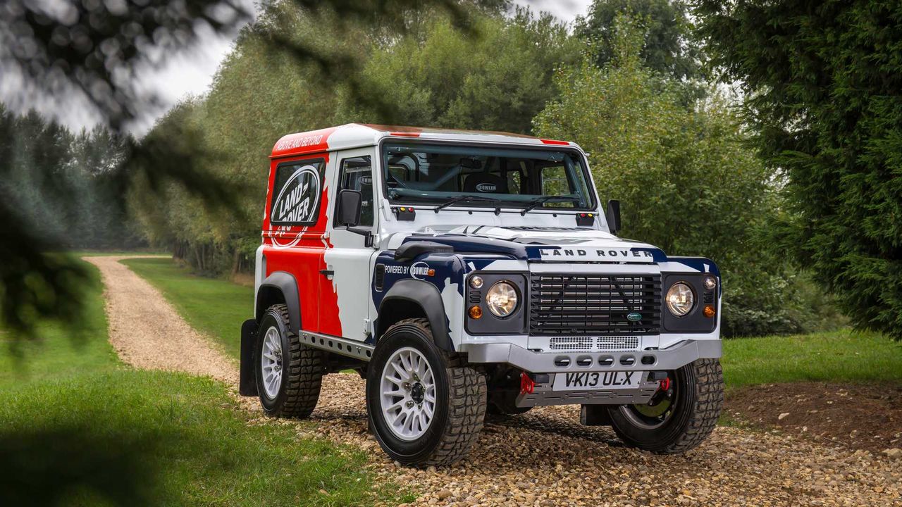 Land Rover kupił firmę Bowler, która jest specjalistą od wyczynowych terenówek