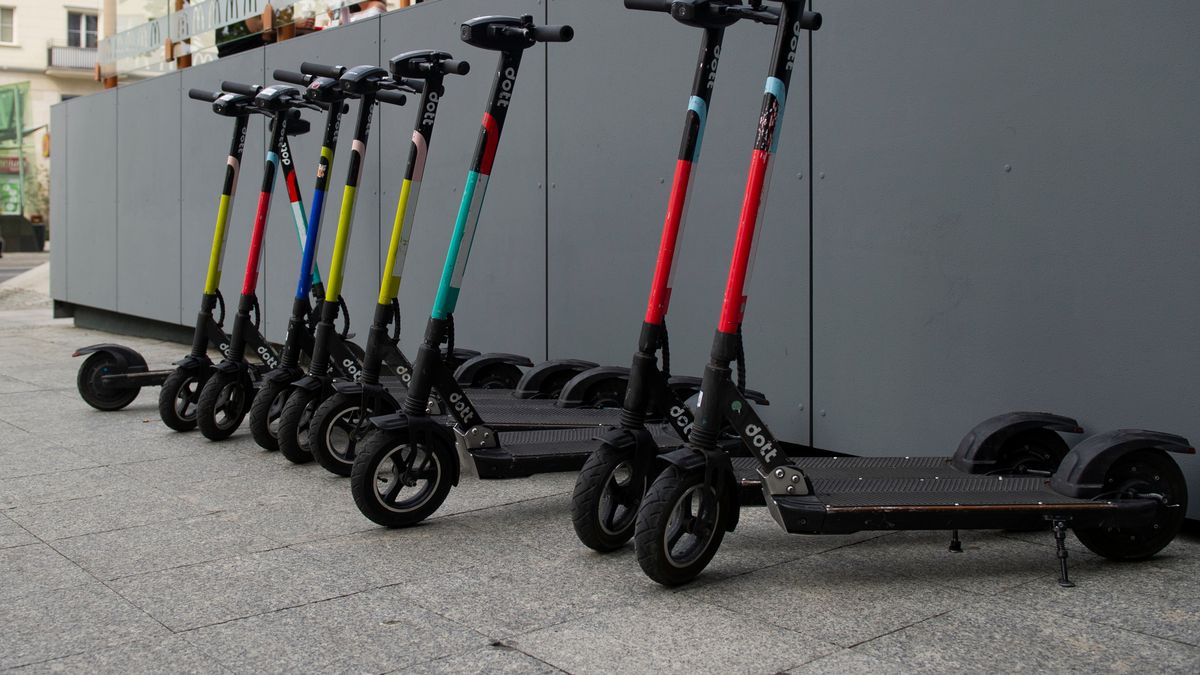 Do końca roku nie będzie żadnych reguł dotyczących parametrów hulajnóg.